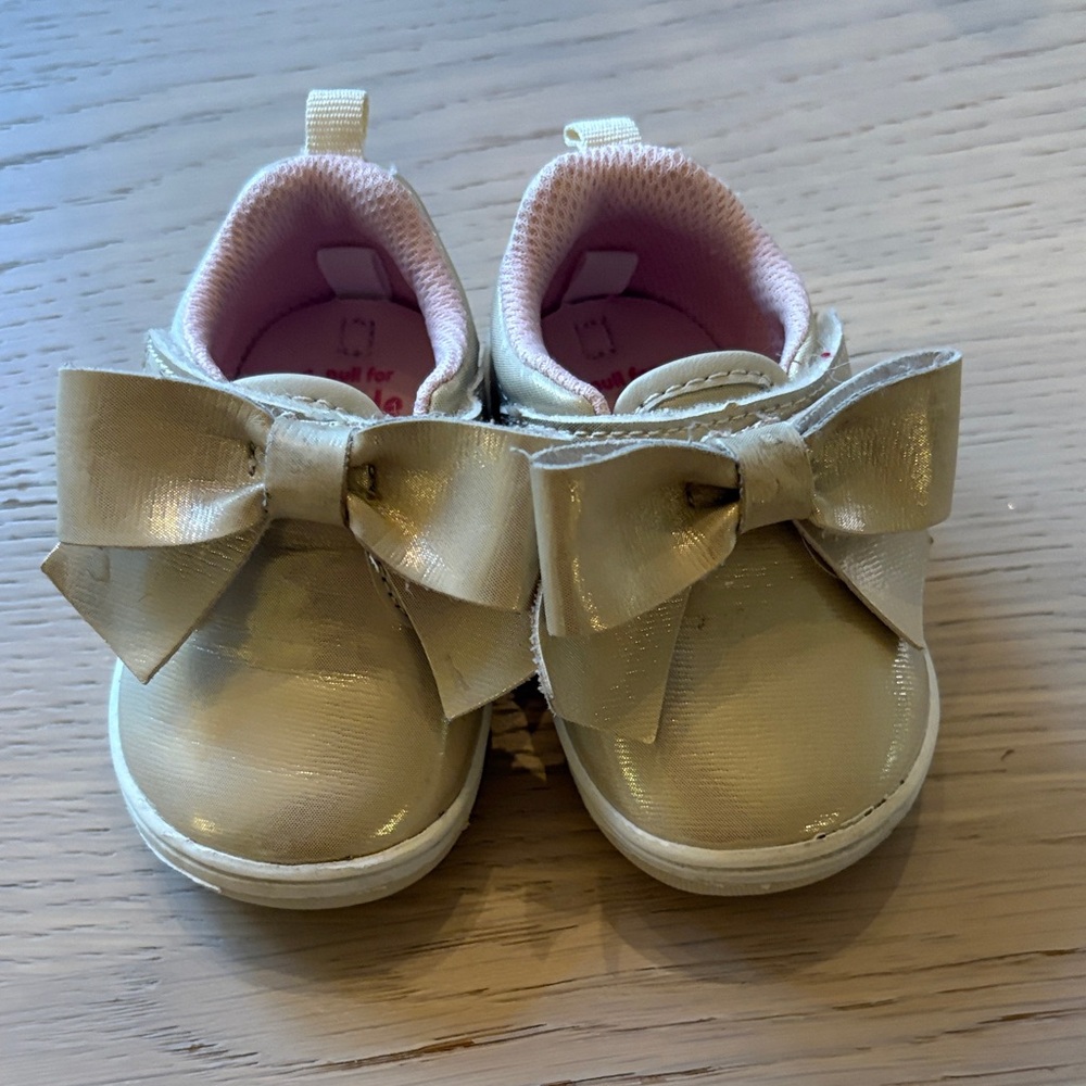 Stride Rite Gold Bow Kids Shoes